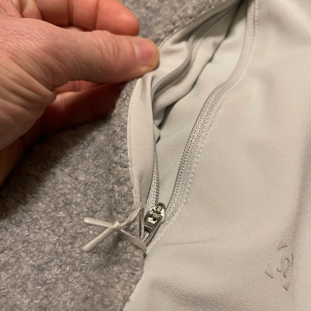 Lululemon 1/4 Zip Pullover - Picture 8 of 9